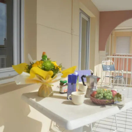 Appartement A Frejus Avec Terrasse Et Menage Inclus - Fr-1-226A-66 Exterior foto